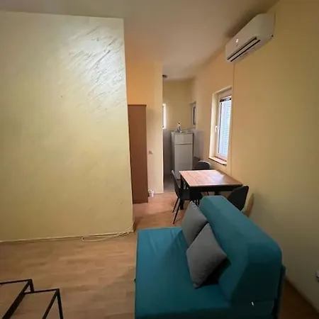 Apartment Triplea Sr